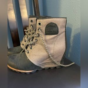 Sorel PDX laced up wedge boots